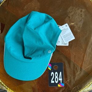 284,NWT lululemon athletica Fast and Free Run Hat*WovenAir* S/M